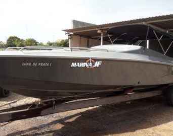Lancha magnum 29 cabinada